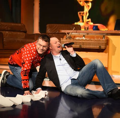 Nike x sacai 1st drop apparel + ldwaffle. TV Total mit Stefan Raab: Der ehrlichste Moment kam zum ...