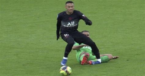 ASSE PSG les images horribles de la blessure de Neymar vidéo