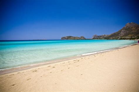 Η φαλάσαρνα βρίσκεται 59 χιλιόμετρα δυτικά των χανίων και 12 χιλιόμετρα δυτικά της κισάμου. Οι καλύτερες παραλίες σε κάθε γωνιά της Κρήτης (Photos)