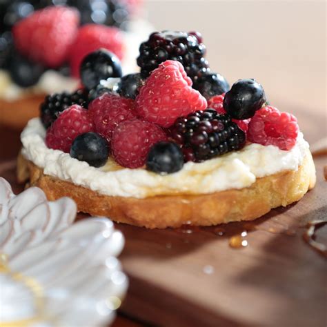 Scoop up soft pudding with a drizzle of sharp berry coulis for a taste of late summer. Italian Fruit Toast | Recipe in 2020 | Fruit toast, Food ...