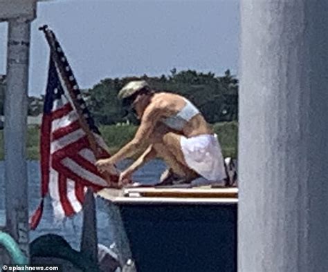 megyn kelly shows off her abs in a crop top as she goes for a boat ride daily mail online
