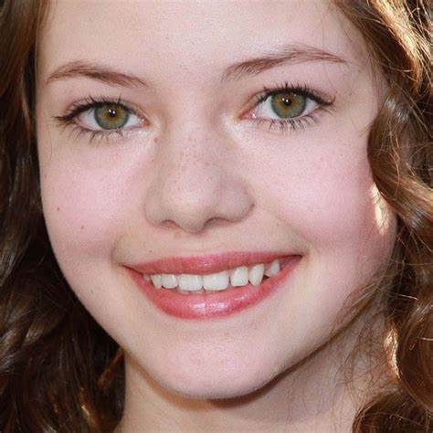 Mackenzie Foy S Makeup Photos Products Steal Her Style