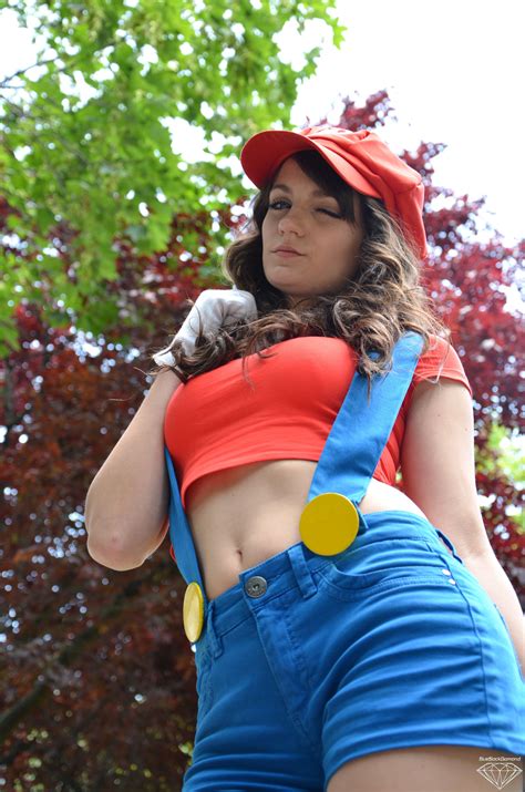 Super Mario Girl On Deviantart Cool Costumes Cosplay