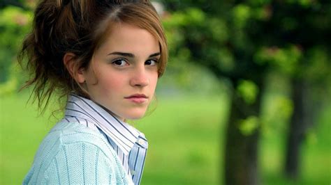 Emma Watson Hd Wallpaper X Wallpapersafari Images