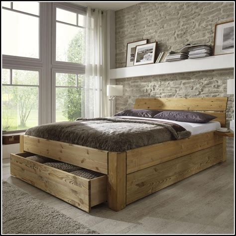 Unterhalb des bettes befinden sich ausziehbare schubladen, die sie als funktionsbett mit gästebett: Bett 140x200 Holz Mit Schubladen - betten : House und ...