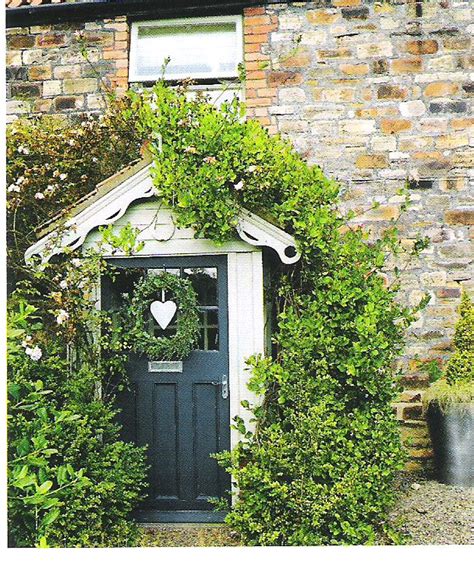 Pin By Elizabeth Riley On Home Decor That I Love Cottage Front Doors