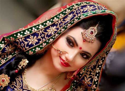 Dulhan Makeup Tips And Videos Indian Bridal Makeup Dulhan Makeup Hair And Beauty Salon