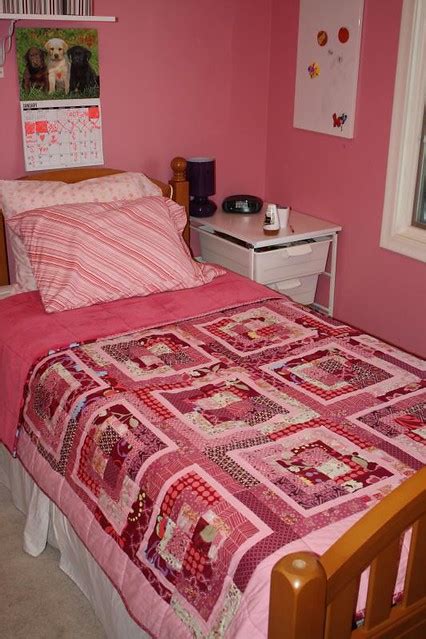 The bento box quilt block starts out the same as a courthouse steps block which was covered in a previous episode. Maddie's Modified Bento Box Quilt | Jennifer Boeberitz ...