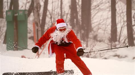 Skiing Santas Hit The Slopes In Maine Ny Breaking News