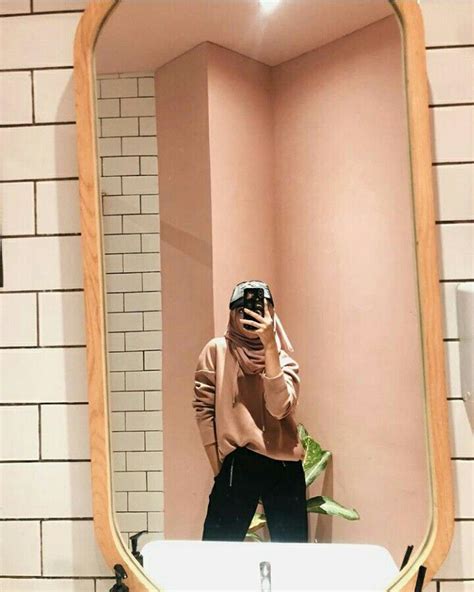 Mirror Selfie Hijab Gaya Hijab Gaya Pakaian Tumblr