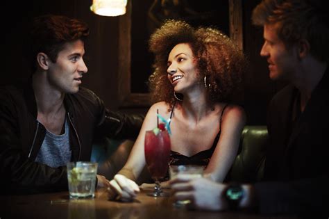 4 Things That Will Make Every Guy In The Room Want To Talk To You