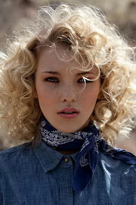 Short Blonde Curly Hairstyles