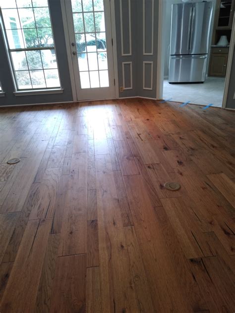 Luxury vinyl flooring can look convincingly similar to real hardwood floors, but the fact is that they are worlds apart. Regal Luxe Collection Color Versailles | Luxury vinyl ...
