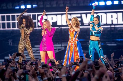 Spice Girls At Londons Wembley Stadium Concert Recap Billboard Billboard