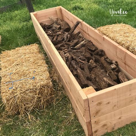 Discover inspiring raised garden bed designs and ideas for beginners. How to Build Hugelkultur Raised Garden Beds - Yankee Homestead