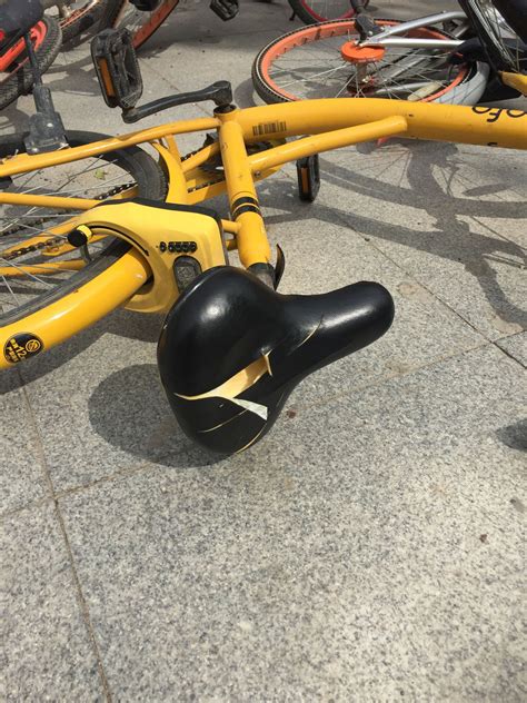 链条掉了座椅没了共享单车能骑的越来越少 武汉 新闻中心 长江网 cjn cn