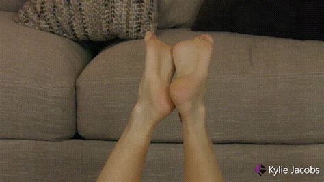 Barefoot Feet Up Toe Wiggling Kylie Jacobsx MP4 1080p HD Kylie