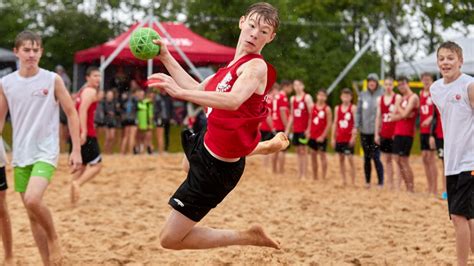 Auf diesen seiten finden sie alle informationen rund um das aktive spielgeschehen. Beachhandball