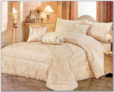 A simple, yet carefully selected luxury bedding set is enough to give even the most modestly furnished haven a cozy and inviting feel, along with an individual. Luxury Bedding Sets Uk - Beds : Home Design Ideas # ...