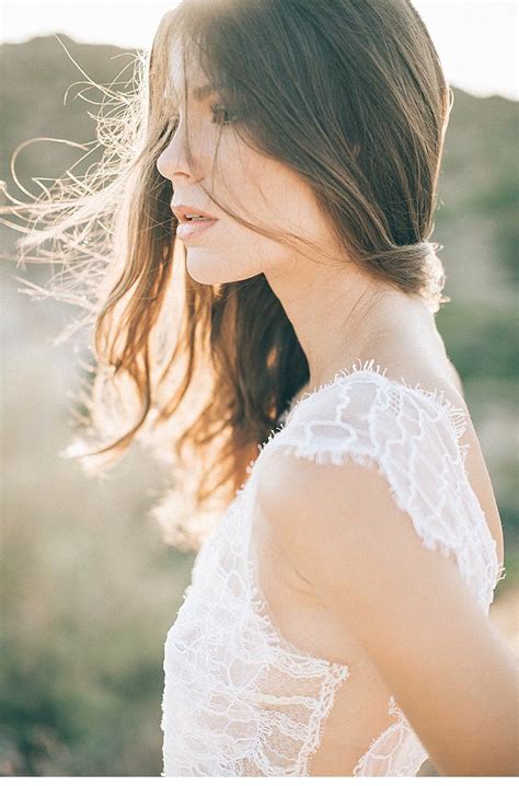 Weitere ideen zu hochzeitskleid, hochzeit, brautkleid. Bohemian Elopement an der griechischen Küste von Sand ...