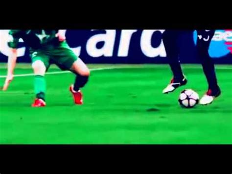 هاي كورة_ ذكرت صحيفة السبورت الكتالونية إن البحث المستمر عن بديل لجوردي ألبا فطوال السنوات الماضية فشل برشلونة في جلب ظهير ينافس البا.منذ قدوم. اروع مهارات كورة القدم 2013 - YouTube