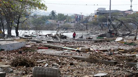 Bei einem schweren erdbeben sind mindestens acht menschen getötet worden, hunderte menschen wurden verletzt. Erdbeben, Tsunami, Vulkanausbruch: Über 1400 Todesopfer ...