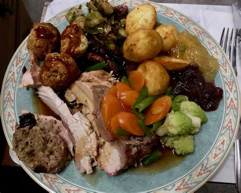 Accompany your christmas dinner with these scrumptious stuffing recipes. FOODSTUFF FINDS: Roast Dinner and Merry Christmas