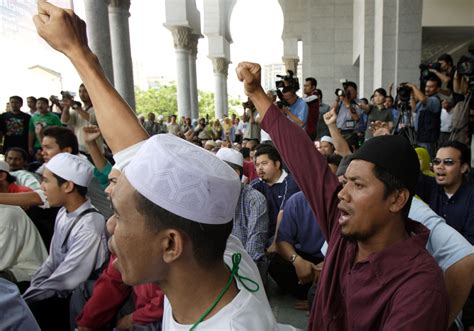 Is muslim and malay the same meaning? US Commission Cites Malaysia for Alleged Religious Freedom ...