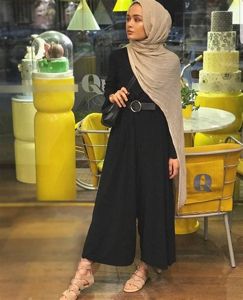 Basic Black Hijab Outfit Ideas Zahrah Rose Street Hijab Fashion