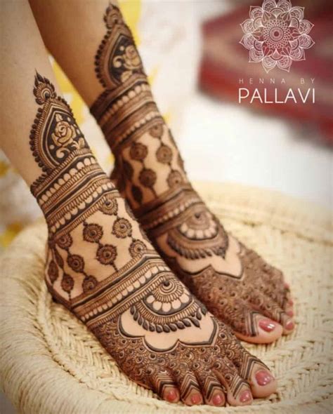 30 Mind Blowing Leg And Foot Mehndi Designs For Brides