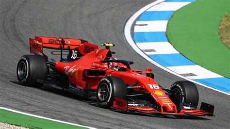 Sa belle aura patienté une vingtaine de minutes sur le pallier. F1 news - Charles Leclerc keeps Ferrari on top of practice ...