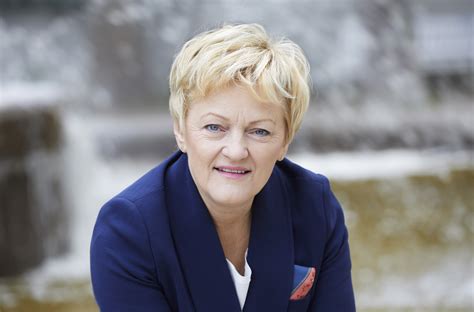 Märtsil 1994) on eesti laulja, helilooja, laulusõnade kirjutaja ja blogija. Unterstützerin Renate Künast | Bündnis für sexuelle ...