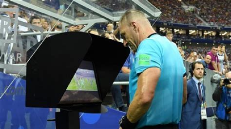 Soccers Video Assistant Referee Has Its Pros And Cons The Torch