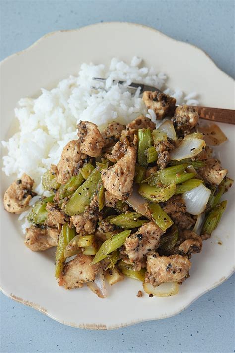 Our black pepper is fast, simple and delicious. Black Pepper Chicken (Panda Express Copycat) | Savory ...