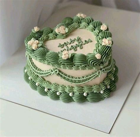 Pin by Ира Бушовв on Украшение тортов Pretty birthday cakes Vintage birthday cakes Creative