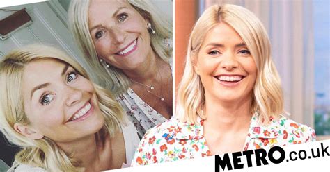 Holly Willoughby Shares Selfie With Lookalike Mum And Fans Can’t Believe Her Age Metro News