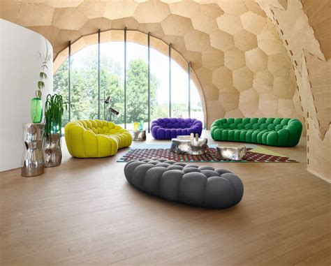 Made from a blend of unique fabrics, the roche bobois bubble collection is fun, stylish and functional, and is available in a range of colours. Canapé Bubble par Sacha Lakic pour Roche Bobois