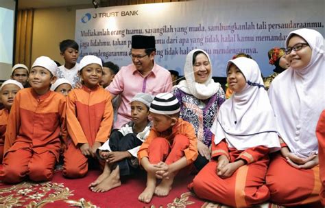 Santunan Anak Yatim Antara Foto