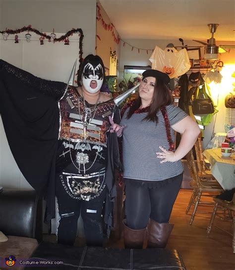 French Kiss Couples Costume