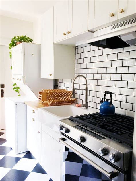 29 White Kitchens That Are Anything But Bland And Basic Beautiful White