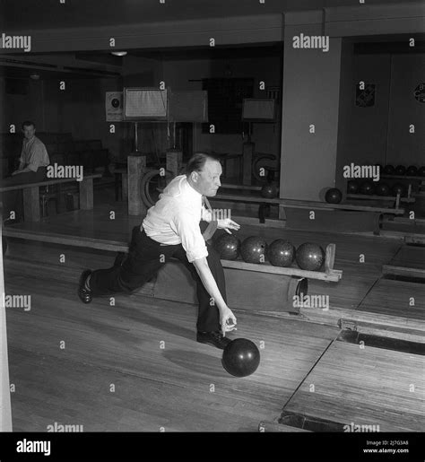 bowling in the 1950s a man in a bowling club throwing the ball 1950 sweden kristoffersson ref