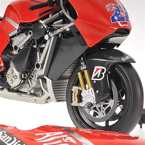 Minichamps 122070097 Ducati Desmo 16 Casey Stoner Champion Motogp