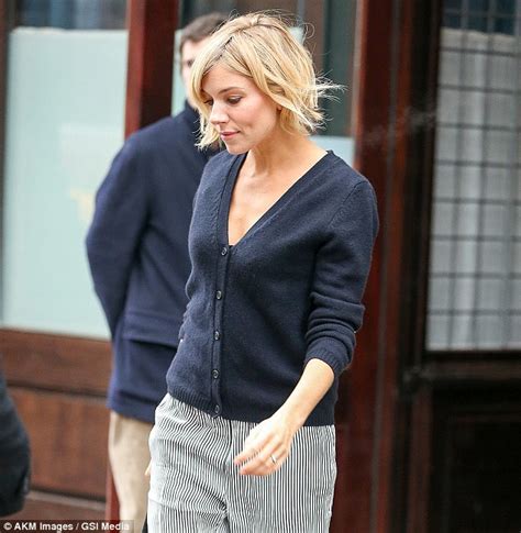 Sienna Miller Gets Pelted In The Face With A Glass Of Water By Jimmy Fallon Daily Mail Online