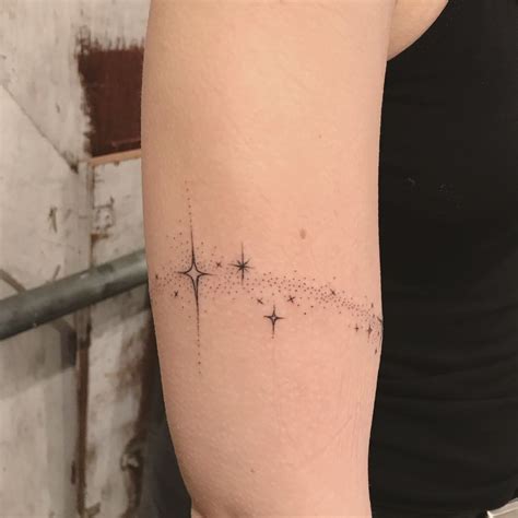 Sint Tico Foto Tatuajes De Estrellas En El Dedo Lleno