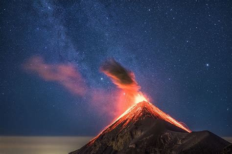 Amazing Shots Show Erupting Volcano That Seems To Be Spewing Ash Into