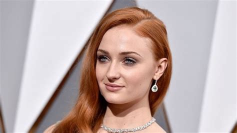 Video Sophie Turner Sansa Stark Dropped A Big Game Of Thrones