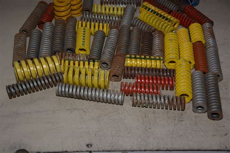 11674 0003 Of Lbs Assortment Of Metal Springs Various Sizes Punch
