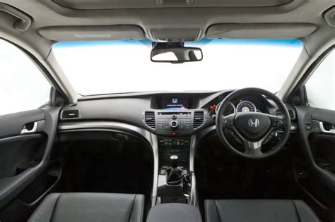 Honda Accord Euro Luxury Navi Reviews Pricing Goauto