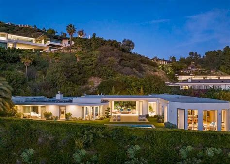 Spectacular Trousdale 19500000 Estates A Modern Oasis In Beverly