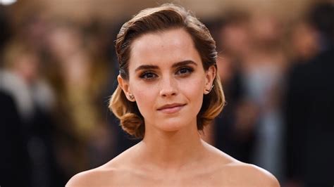 Emma Watson Gives Strangers 2 Advice At Grand Central